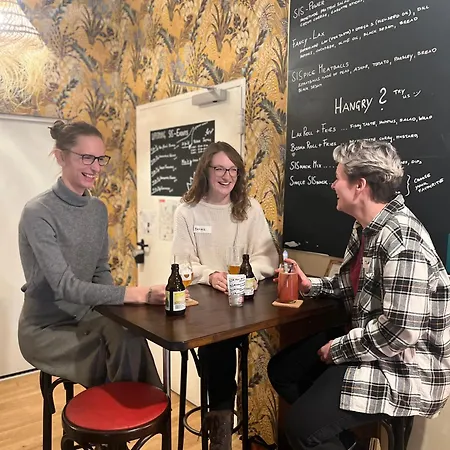 بيت شباب Sishaus